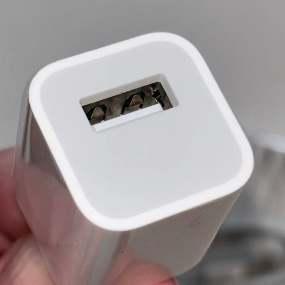 Apple iPhone 6s Box iPhone 6 ear buds with cord and charging brick